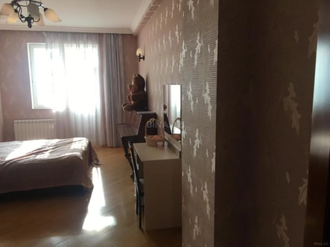 Satılır 3 otaqlı mənzil 125 m²