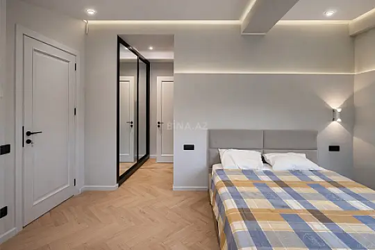 Satılır 2 otaqlı mənzil 101 m²