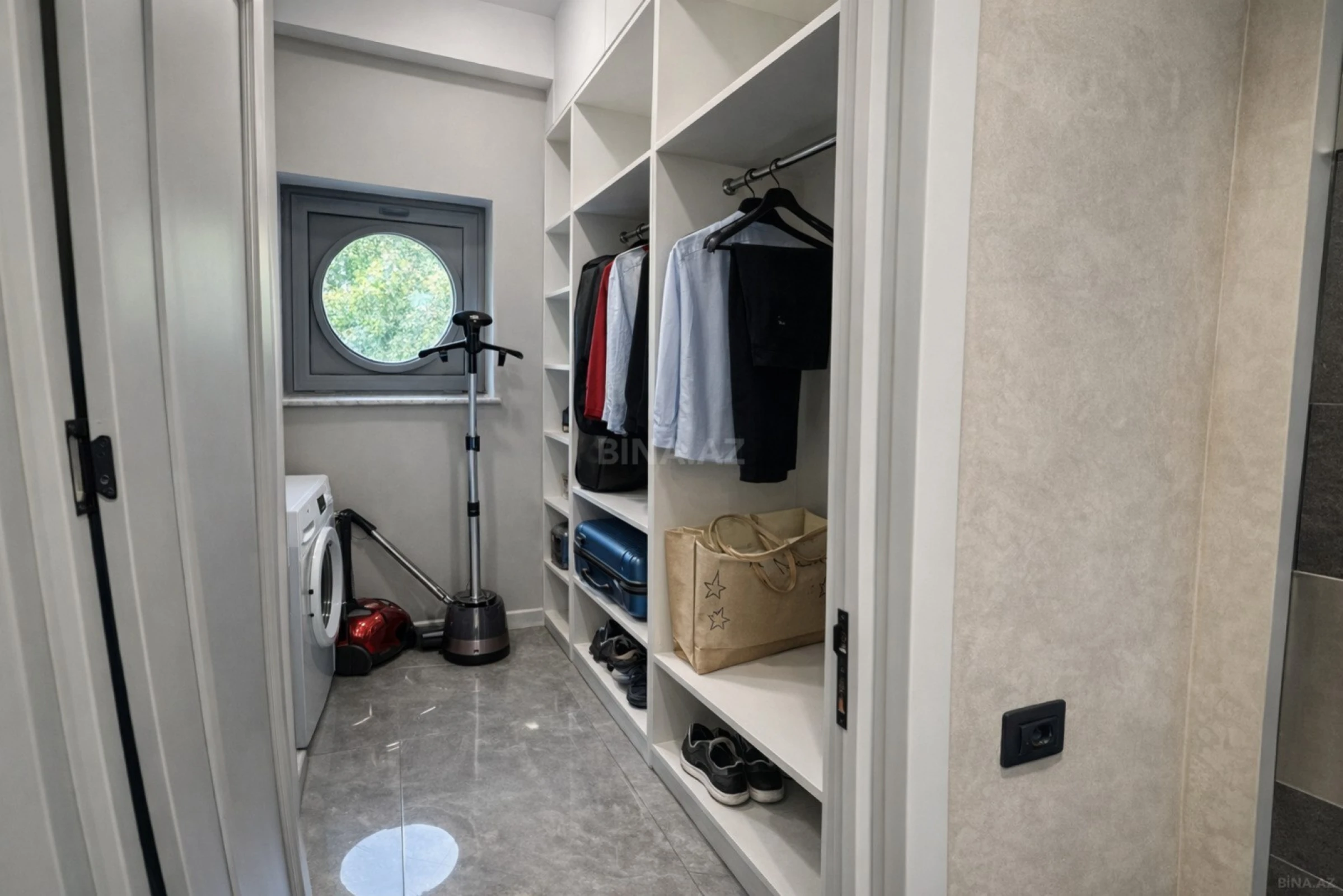 Satılır 2 otaqlı mənzil 101 m²