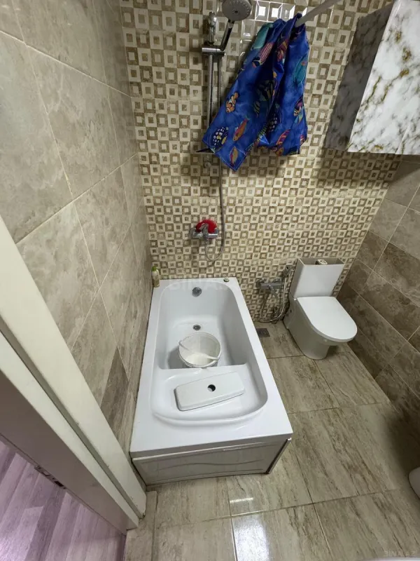 Satılır 2 otaqlı mənzil 72 m²