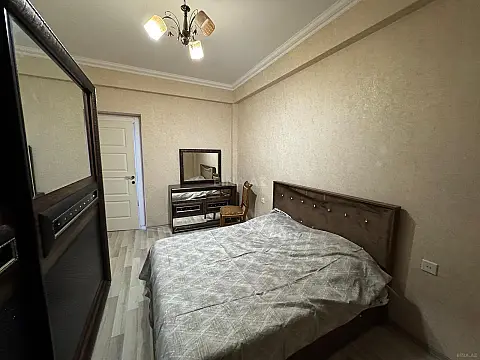 Satılır 2 otaqlı mənzil 72 m²