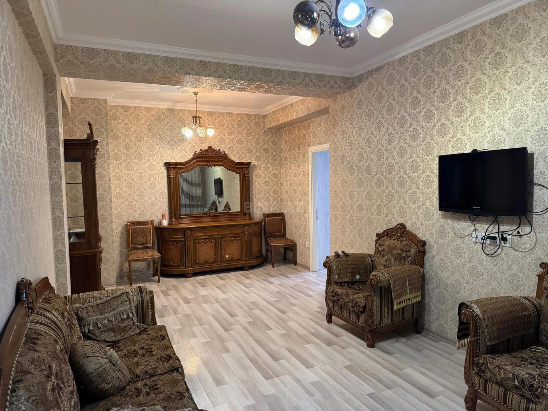 Satılır 2 otaqlı mənzil 72 m²