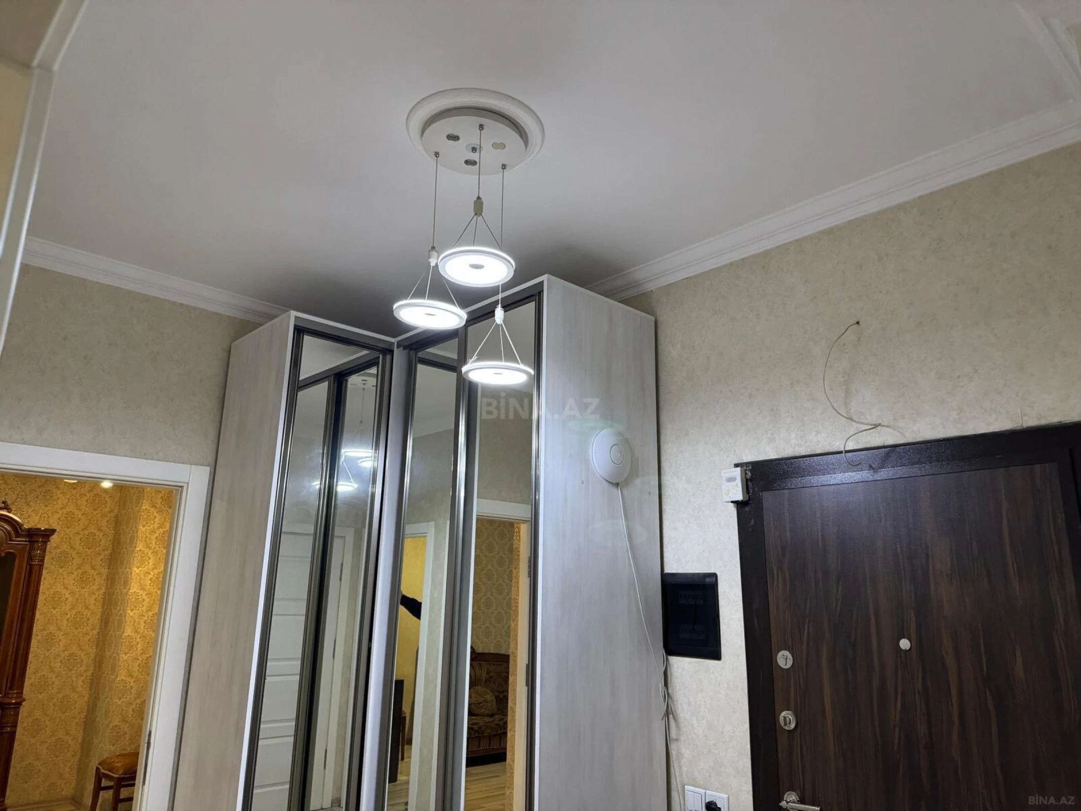 Satılır 2 otaqlı mənzil 72 m²