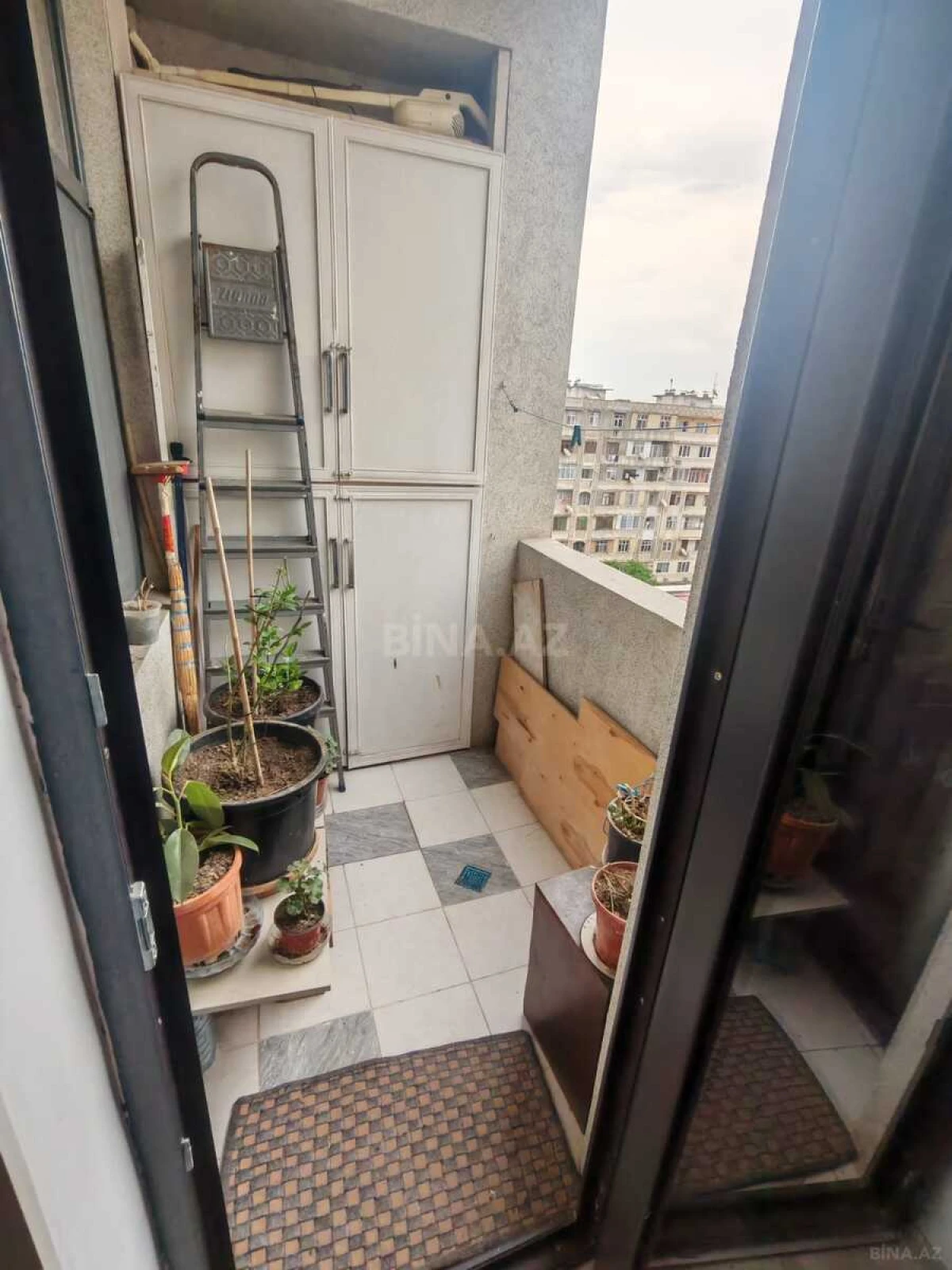 Satılır 4 otaqlı mənzil 117 m²
