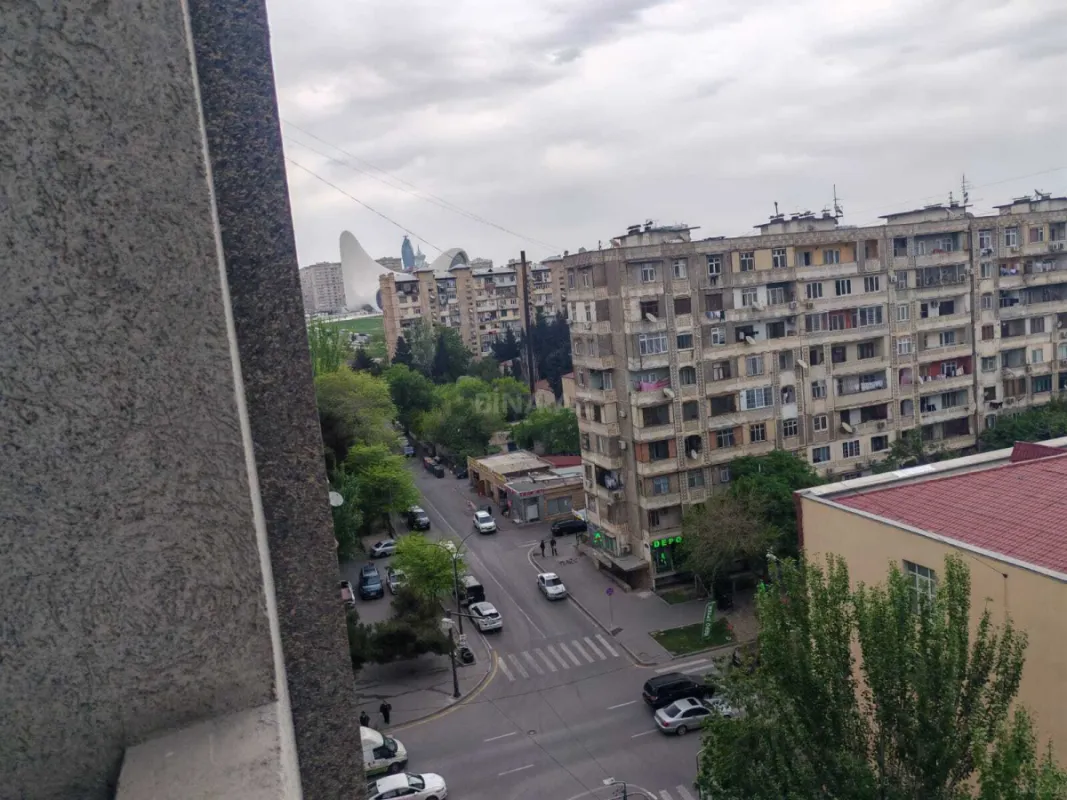 Satılır 4 otaqlı mənzil 117 m²