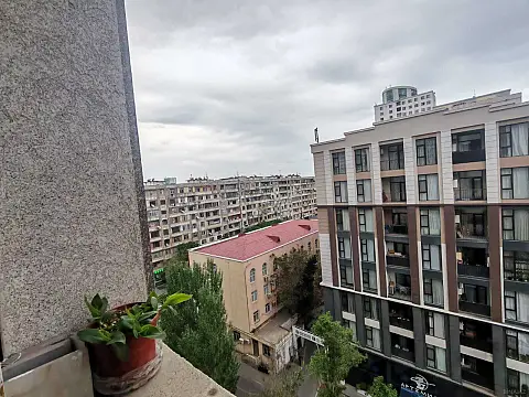 Satılır 4 otaqlı mənzil 117 m²