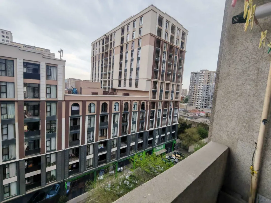 Satılır 4 otaqlı mənzil 117 m²