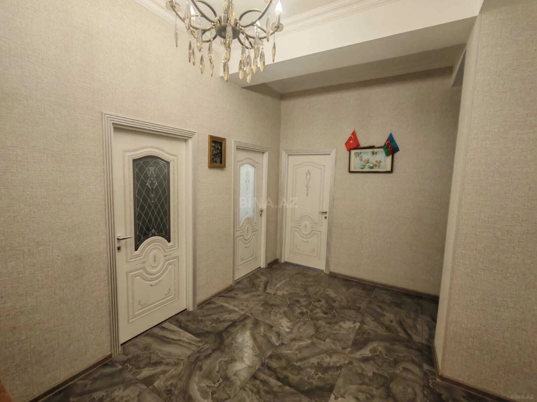 Satılır 4 otaqlı mənzil 117 m²