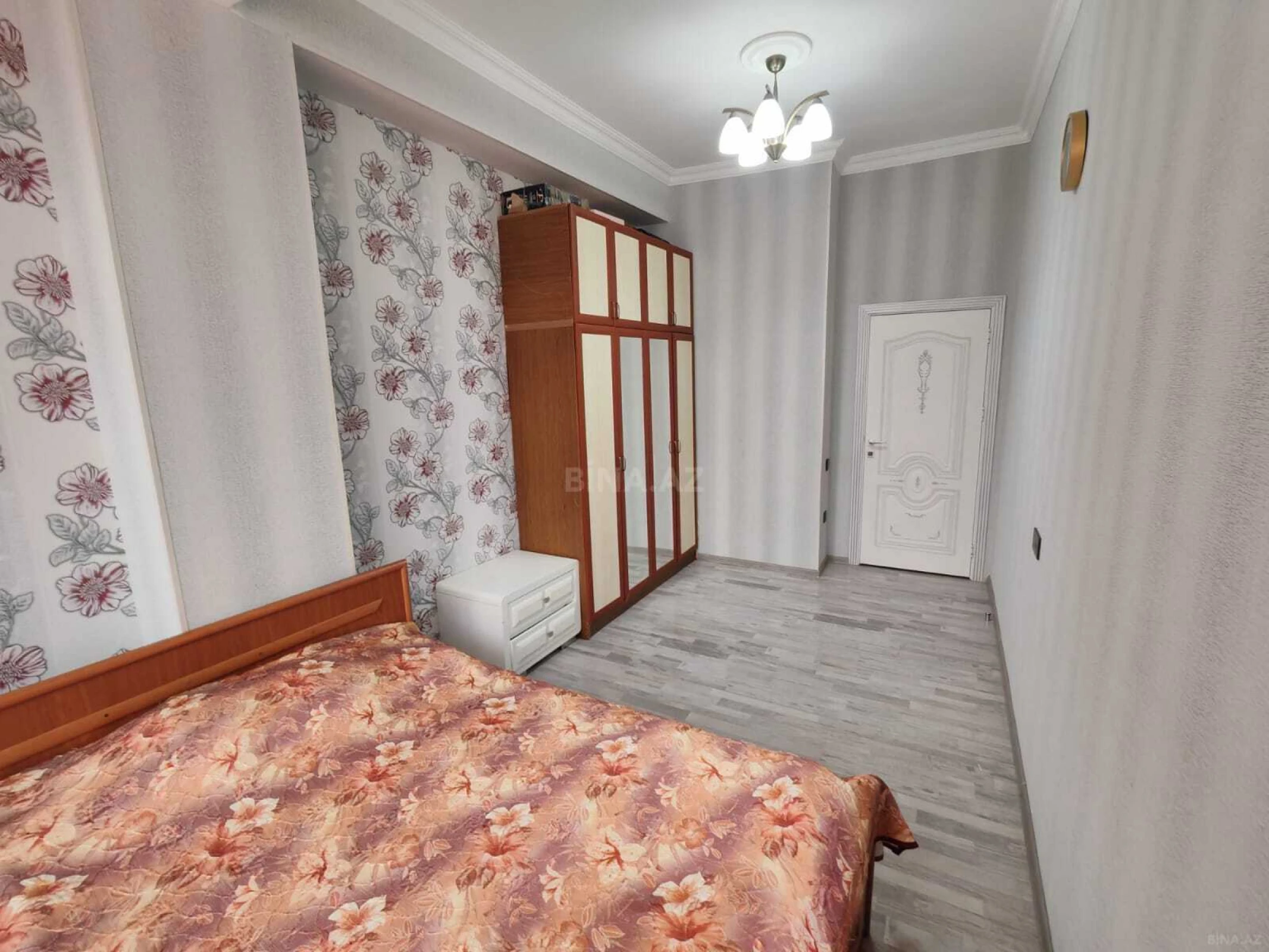 Satılır 4 otaqlı mənzil 117 m²