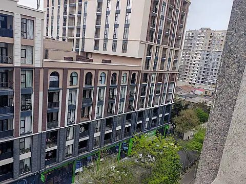 Satılır 4 otaqlı mənzil 117 m²