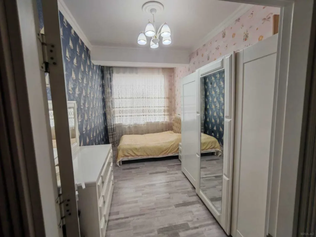 Satılır 4 otaqlı mənzil 117 m²