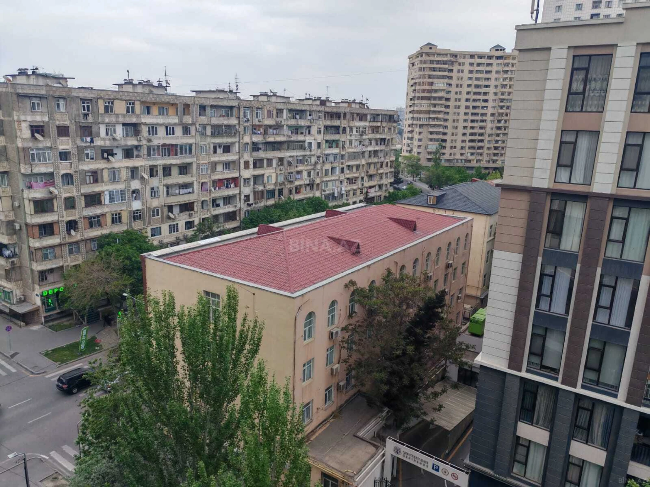 Satılır 4 otaqlı mənzil 117 m²