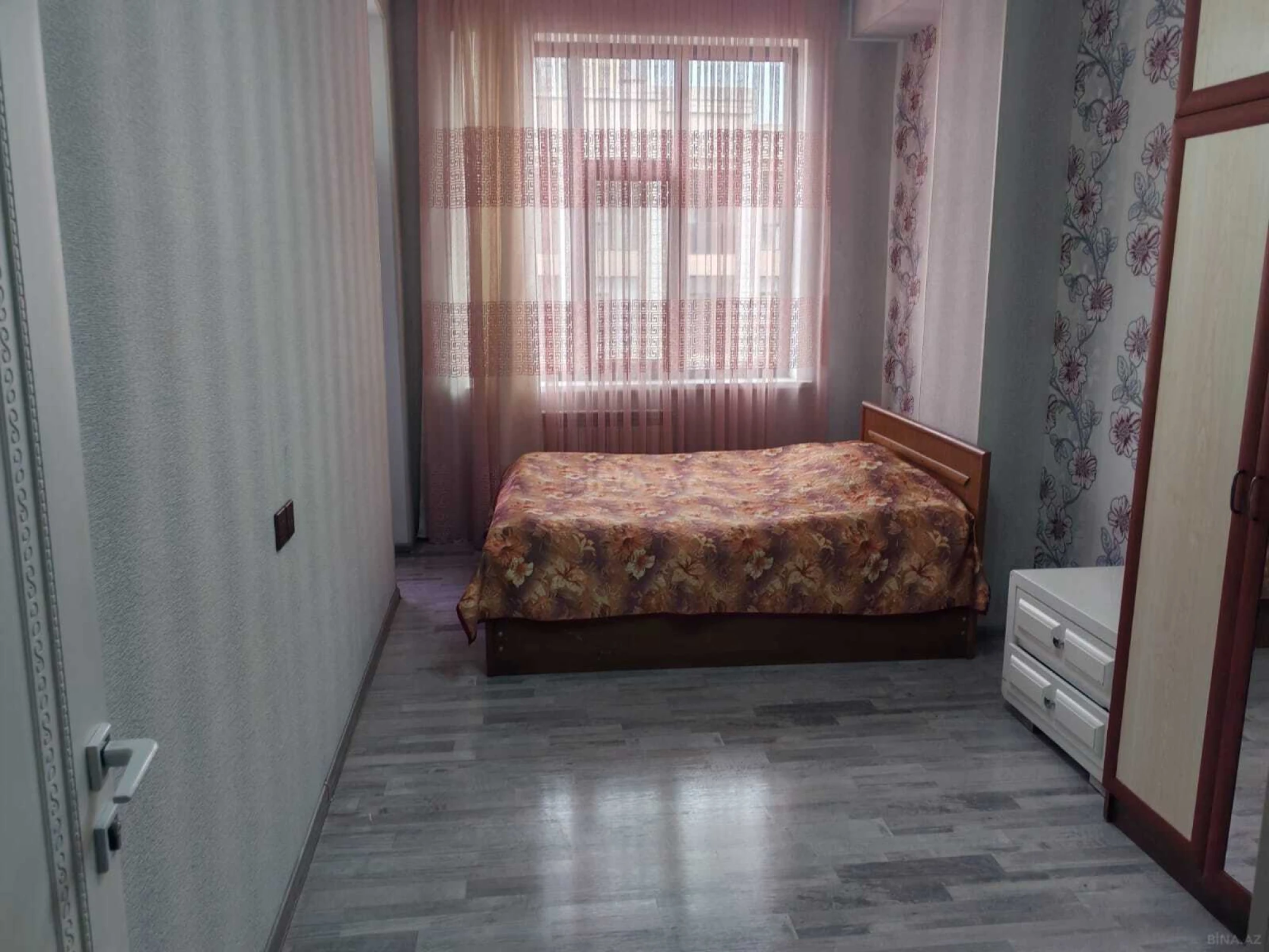Satılır 4 otaqlı mənzil 117 m²