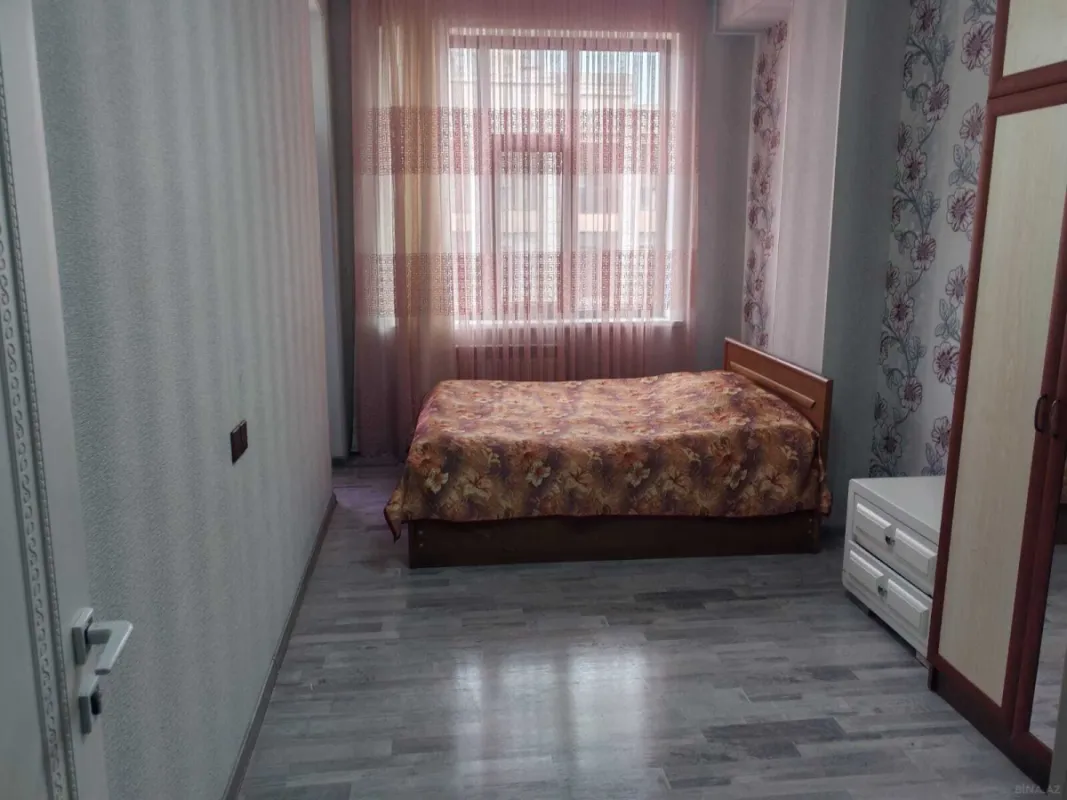 Satılır 4 otaqlı mənzil 117 m²