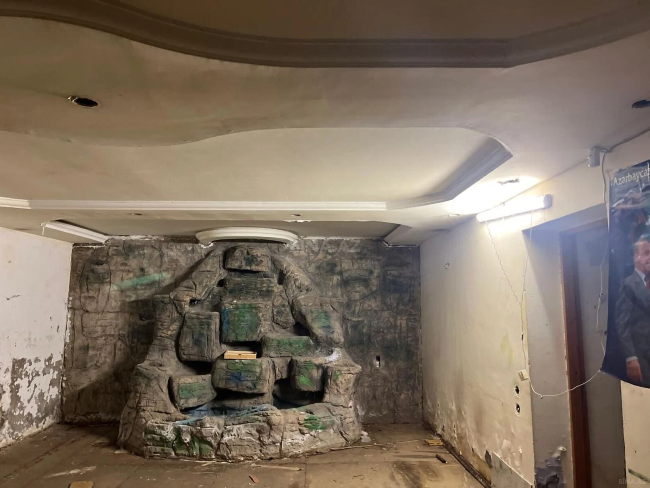 Satılır 3 otaqlı mənzil 140 m²