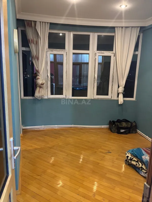 Kirayə verilir 3 otaqlı mənzil 140 m²