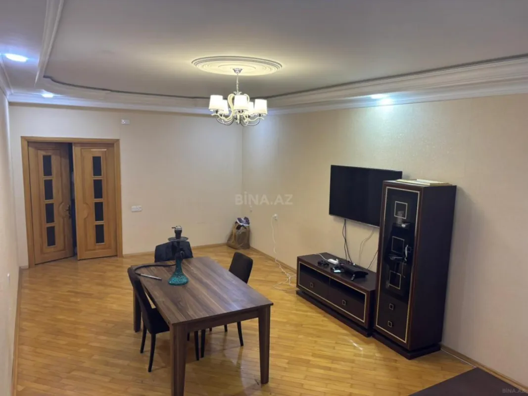 Kirayə verilir 3 otaqlı mənzil 140 m²