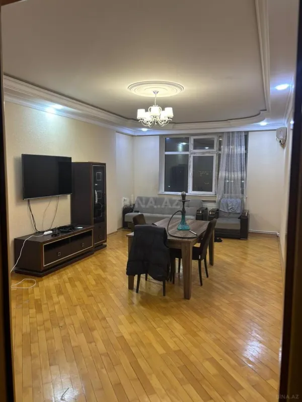 Kirayə verilir 3 otaqlı mənzil 140 m²