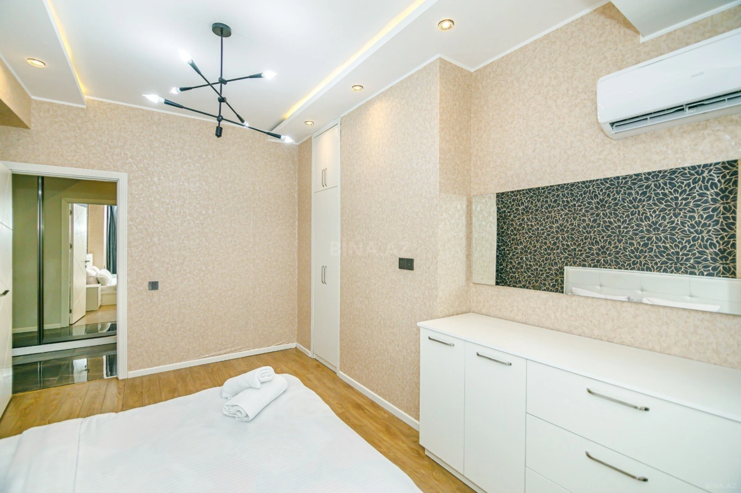 Kirayə verilir 3 otaqlı mənzil 120 m²