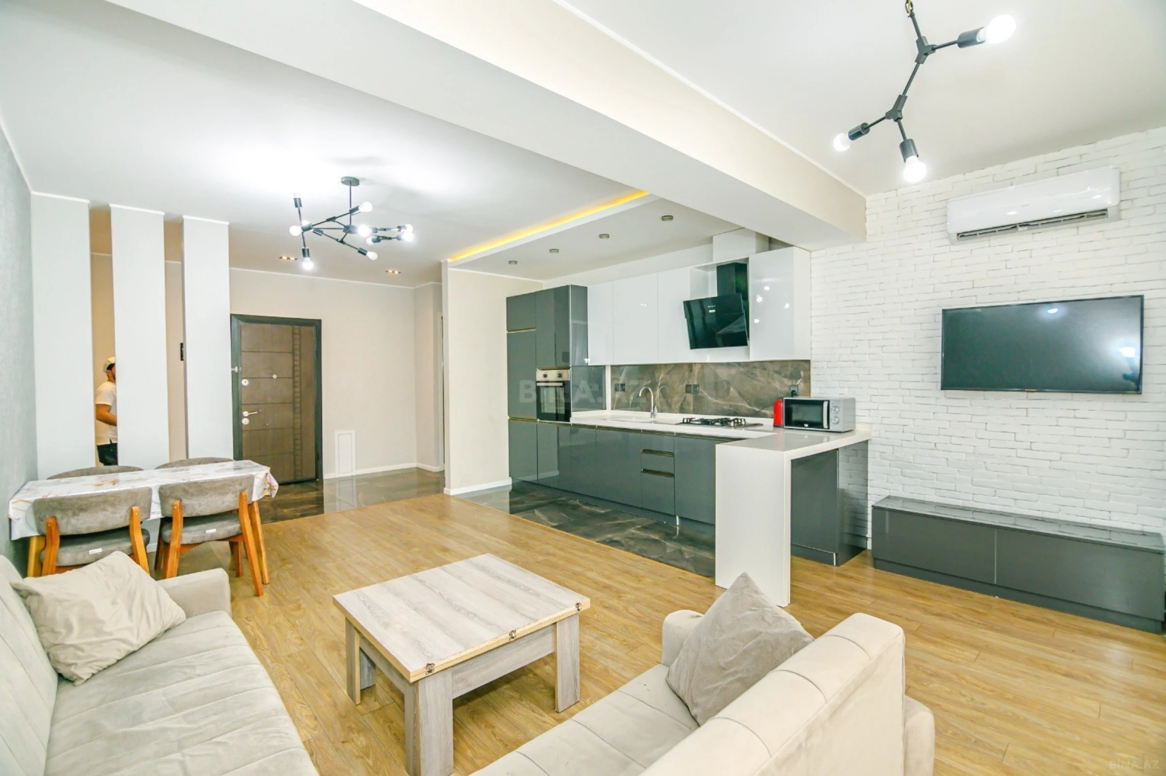 Kirayə verilir 3 otaqlı mənzil 120 m²