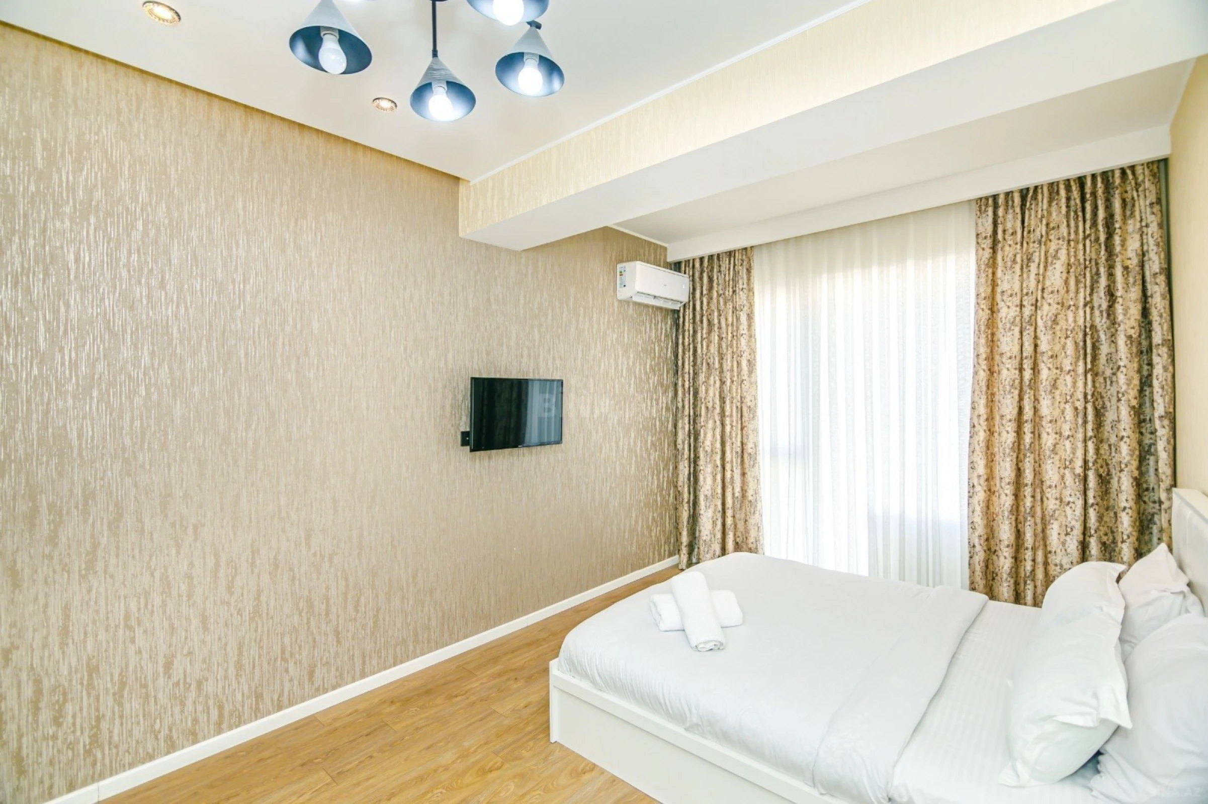Kirayə verilir 3 otaqlı mənzil 120 m²