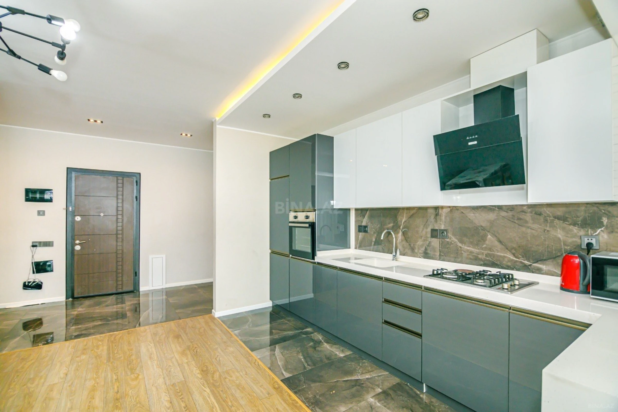 Kirayə verilir 3 otaqlı mənzil 120 m²