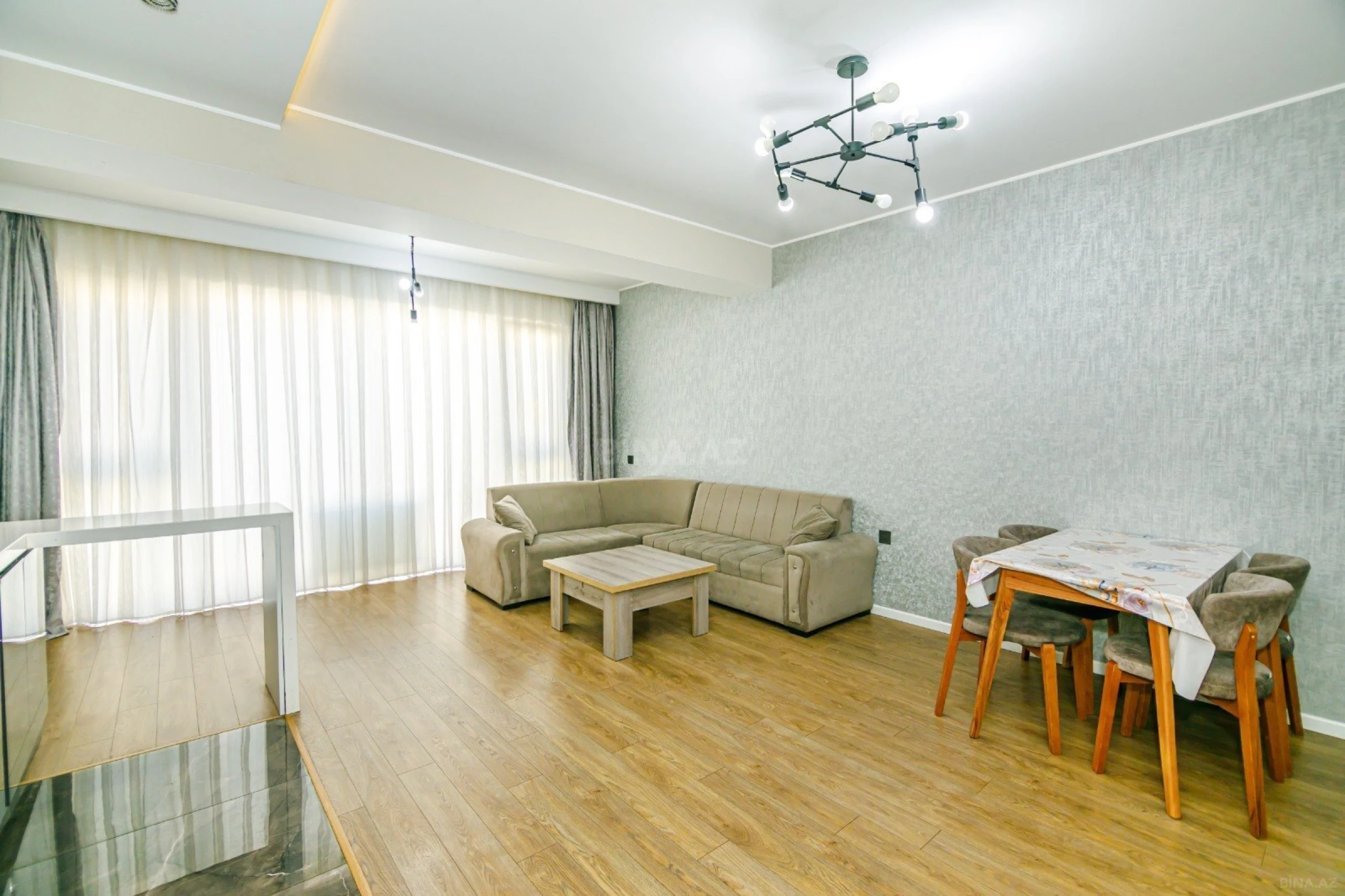 Kirayə verilir 3 otaqlı mənzil 120 m²