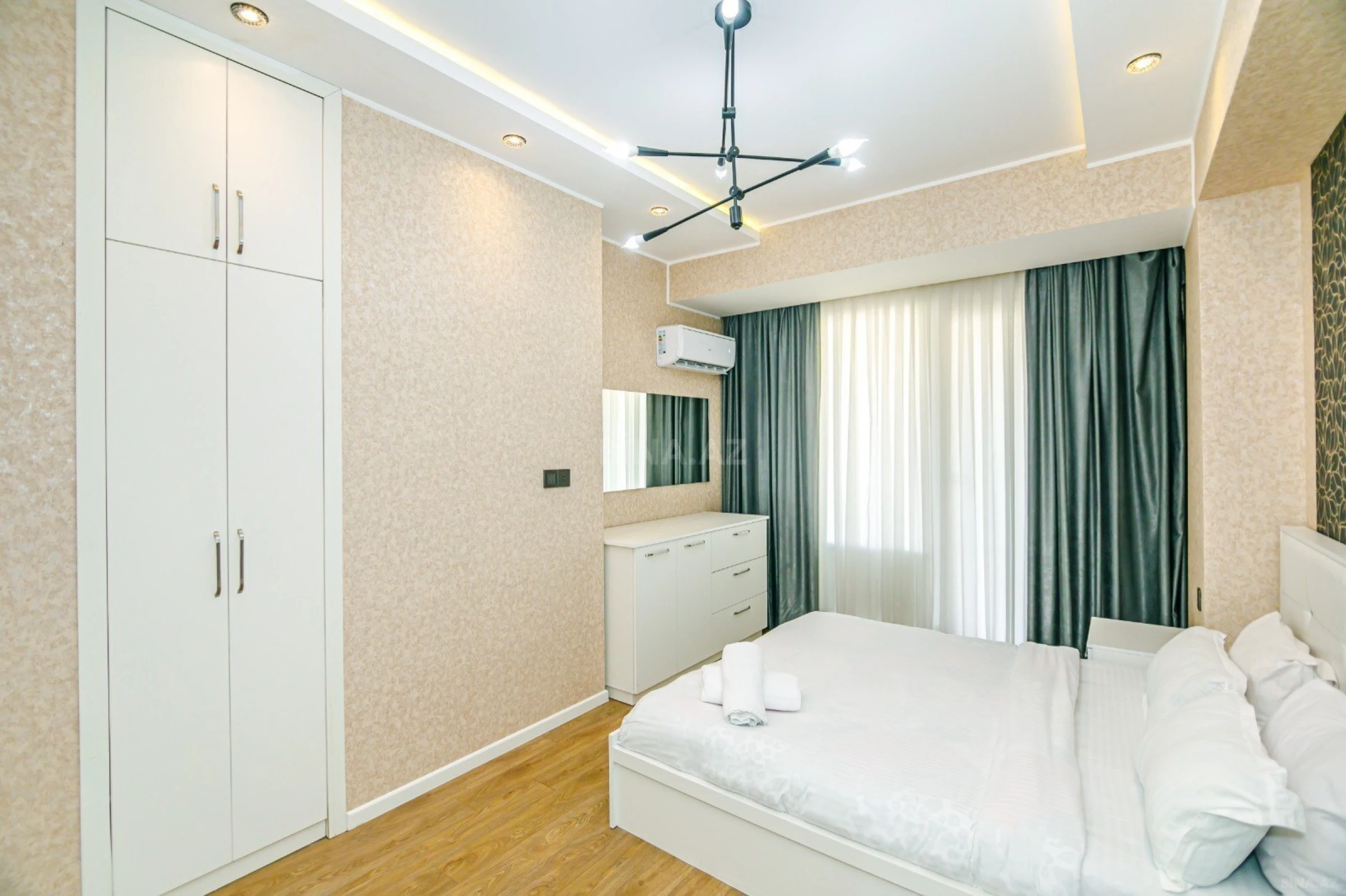 Kirayə verilir 3 otaqlı mənzil 120 m²