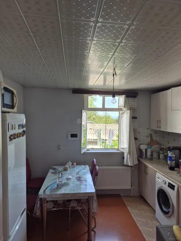 Satılır 6 otaqlı həyət evi 140 m²