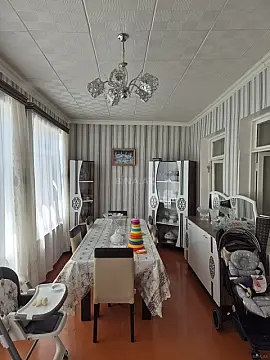 Satılır 6 otaqlı həyət evi 140 m²