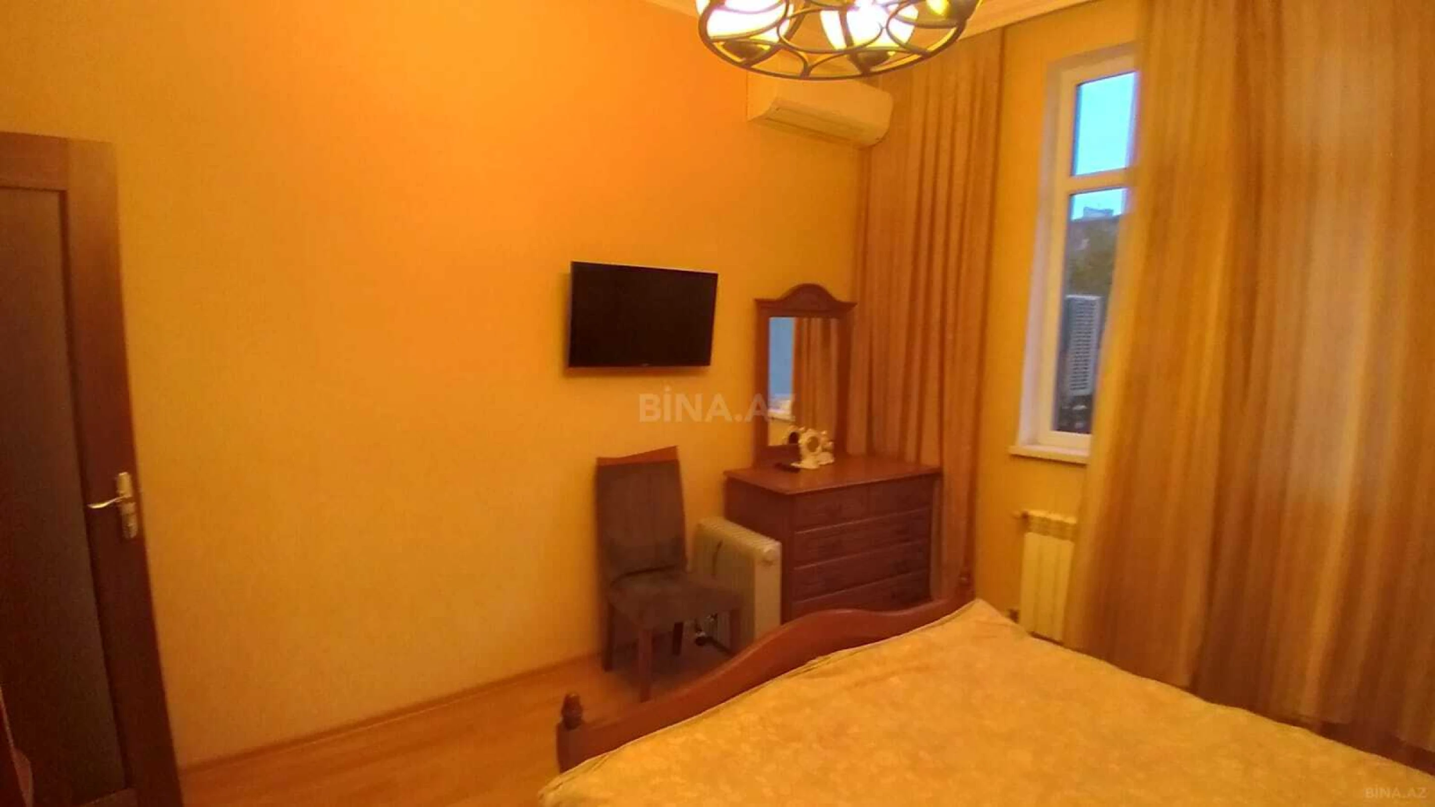 Kirayə verilir 2 otaqlı mənzil 75 m²