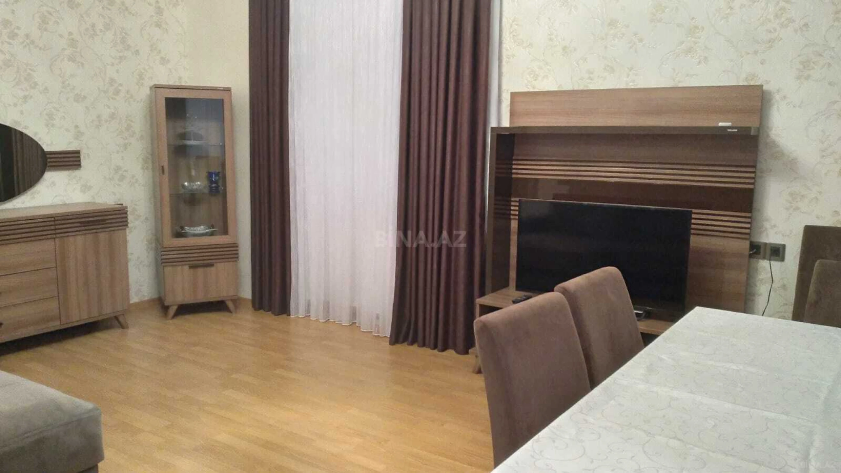 Kirayə verilir 2 otaqlı mənzil 75 m²