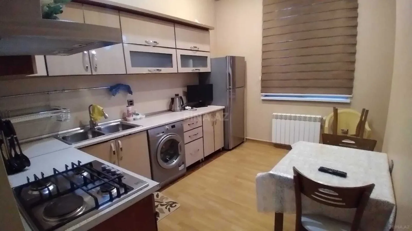 Kirayə verilir 2 otaqlı mənzil 75 m²