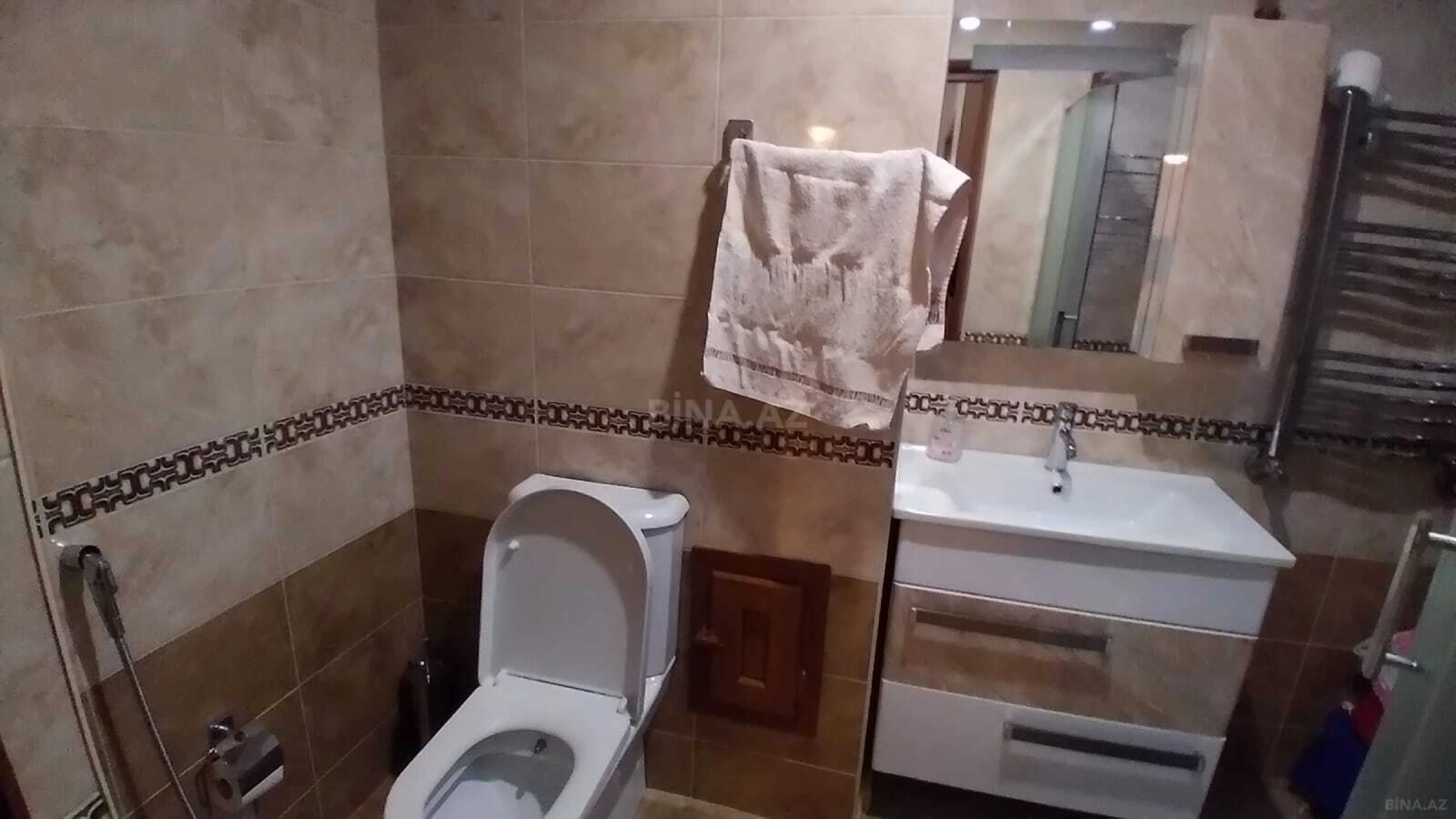 Kirayə verilir 2 otaqlı mənzil 75 m²