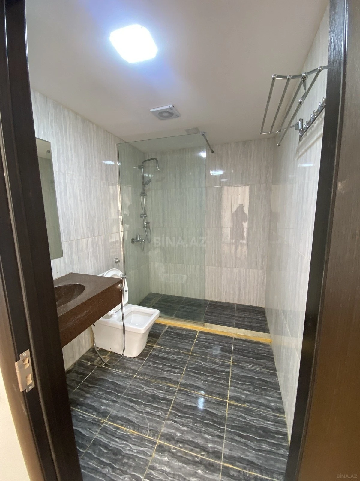 Kirayə verilir 1 otaqlı ofis 27 m²