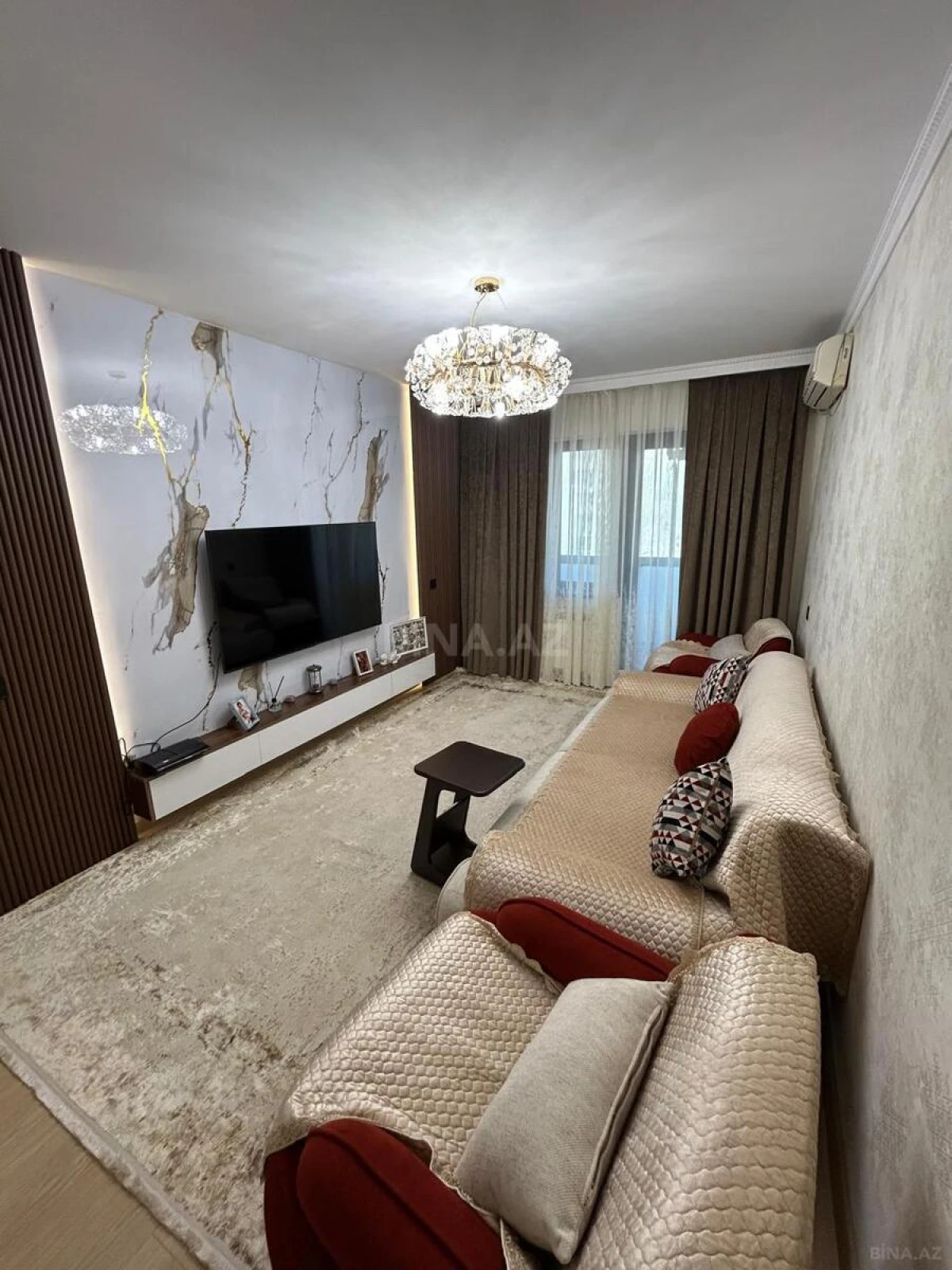 Satılır 4 otaqlı mənzil 100 m²