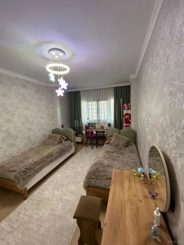 Satılır 4 otaqlı mənzil 100 m²