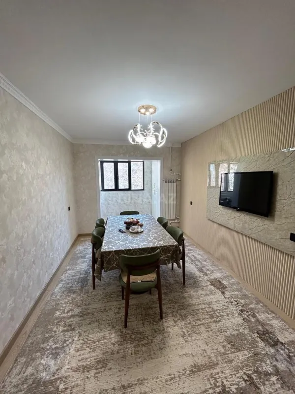 Satılır 4 otaqlı mənzil 100 m²