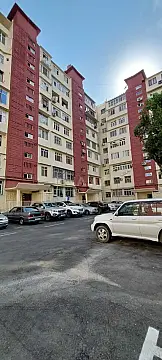 Satılır 4 otaqlı mənzil 100 m²