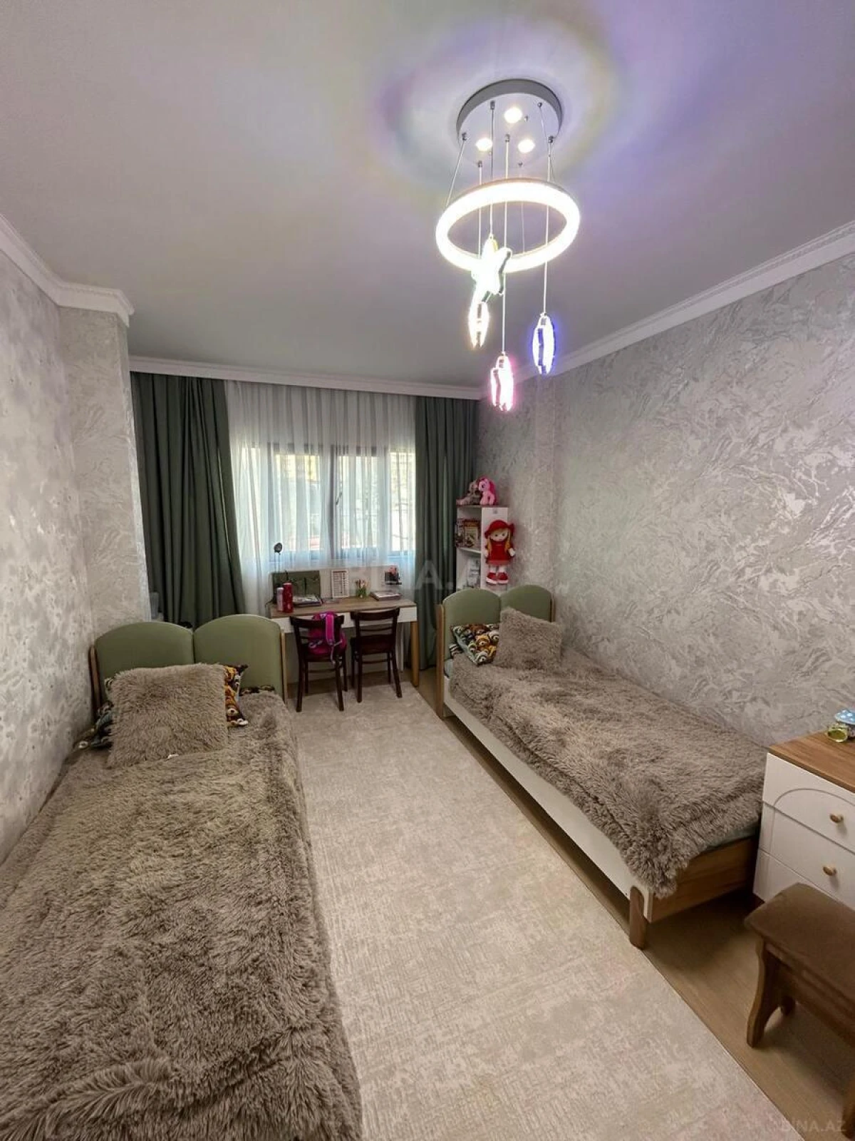 Satılır 4 otaqlı mənzil 100 m²