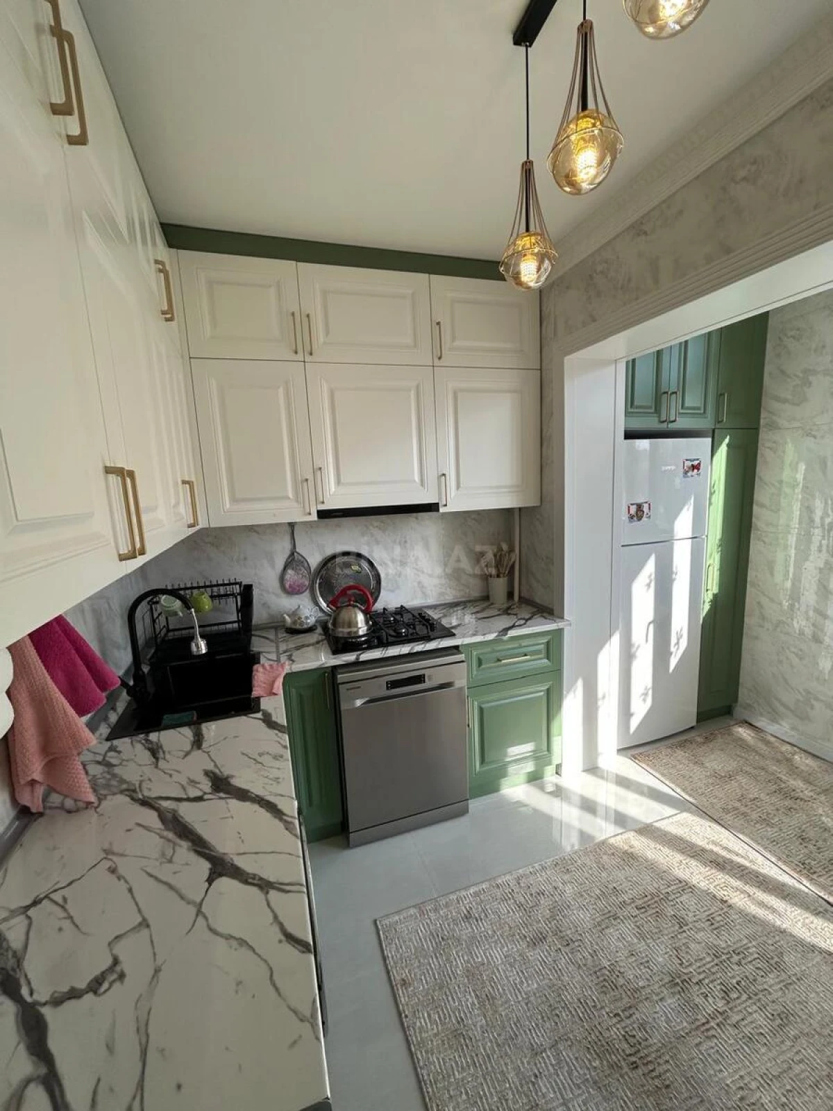 Satılır 4 otaqlı mənzil 100 m²