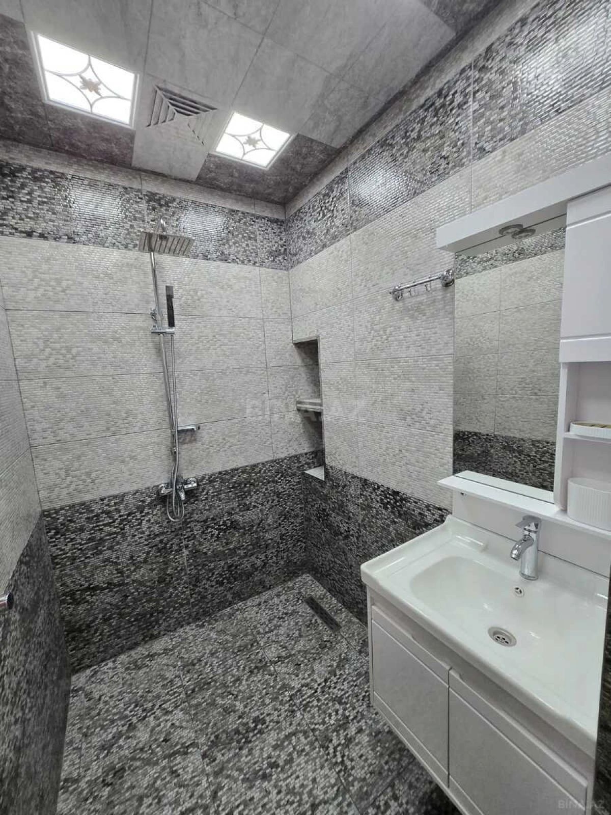 Kirayə verilir 3 otaqlı mənzil 80 m²