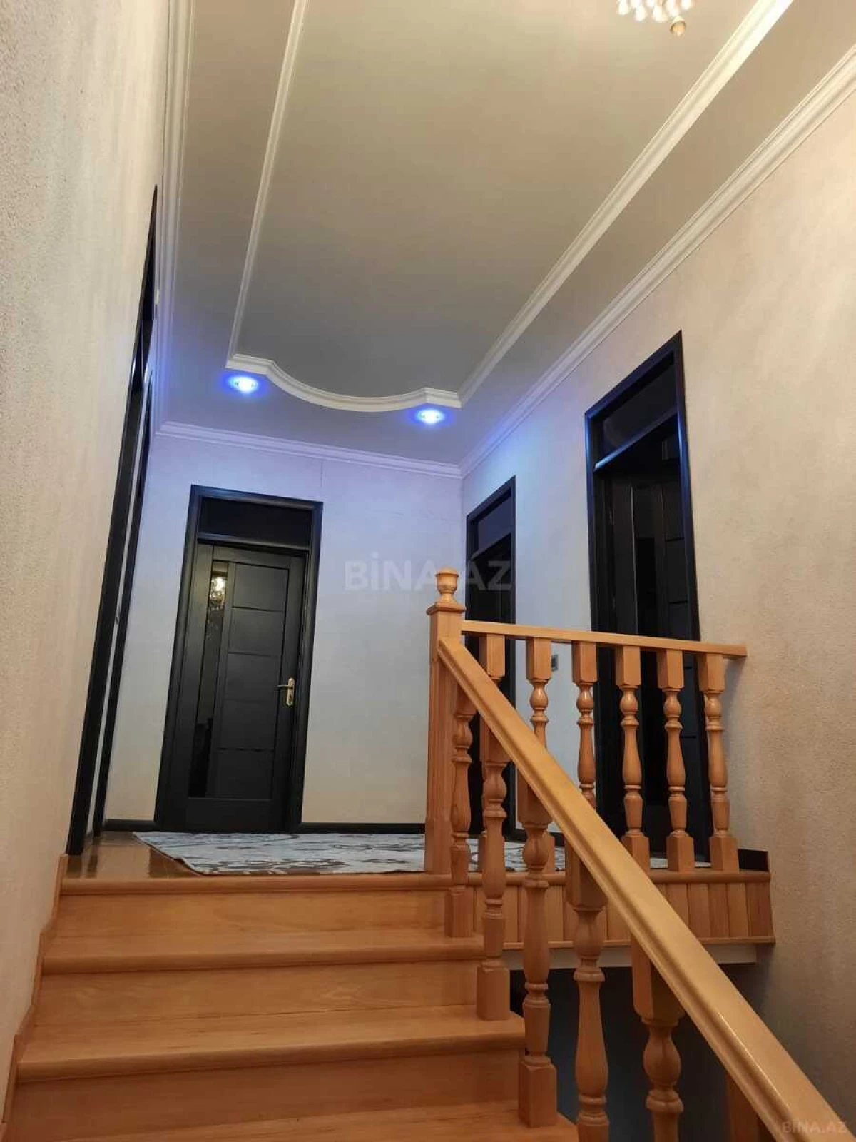 Satılır 5 otaqlı həyət evi 200 m²