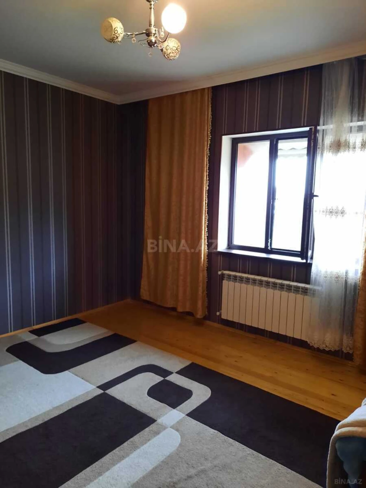 Satılır 5 otaqlı həyət evi 200 m²
