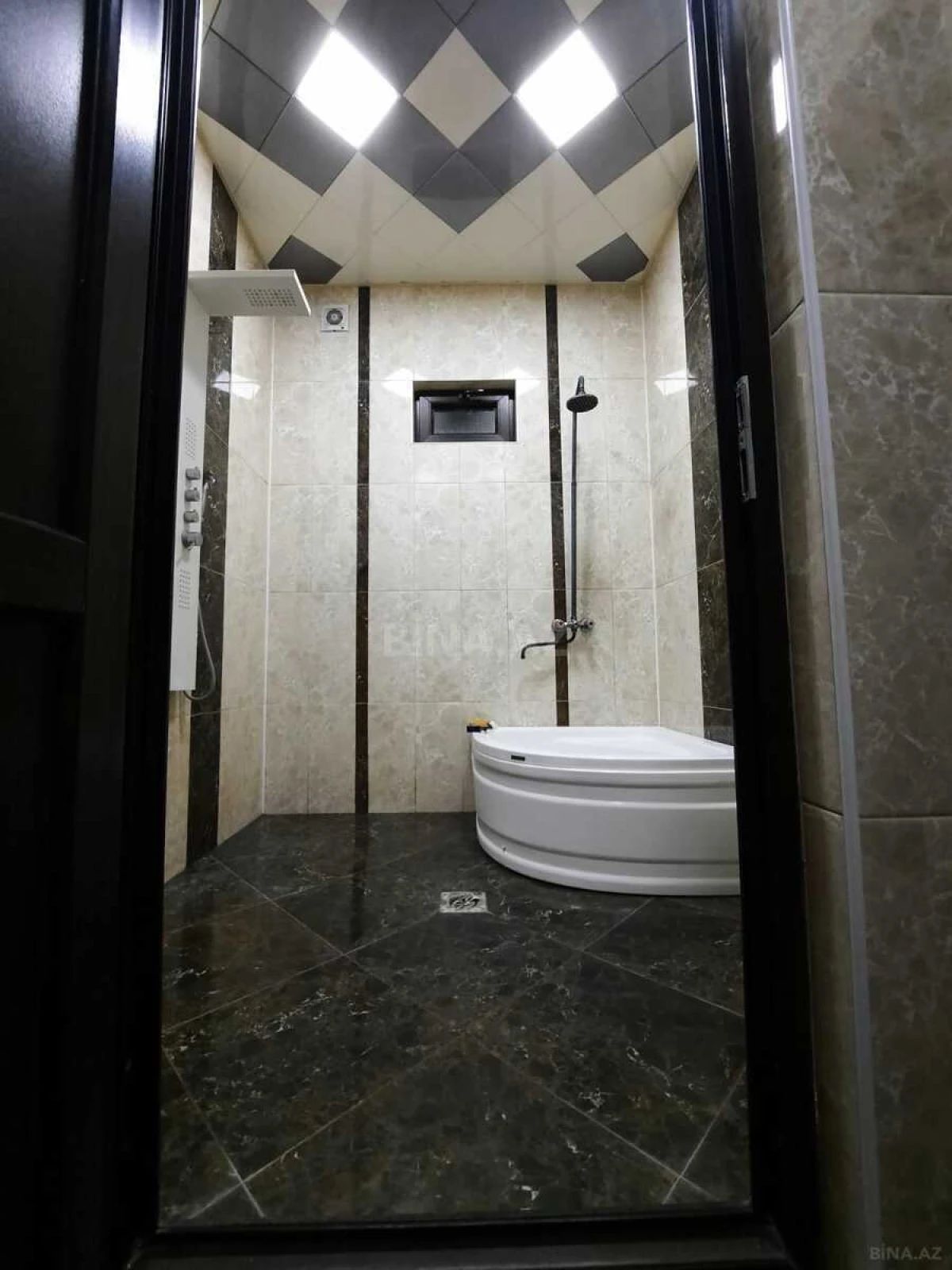 Satılır 5 otaqlı həyət evi 200 m²