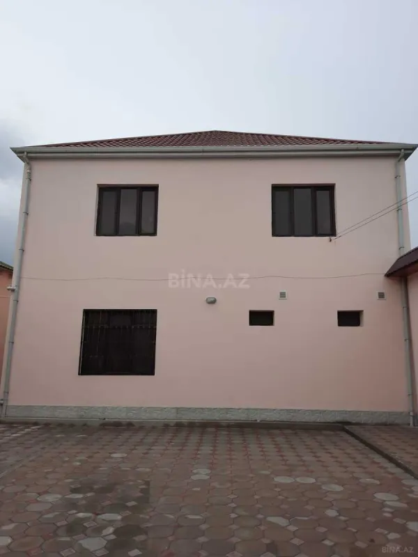 Satılır 5 otaqlı həyət evi 200 m²
