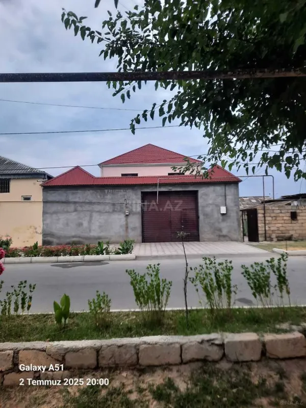 Satılır 5 otaqlı həyət evi 200 m²