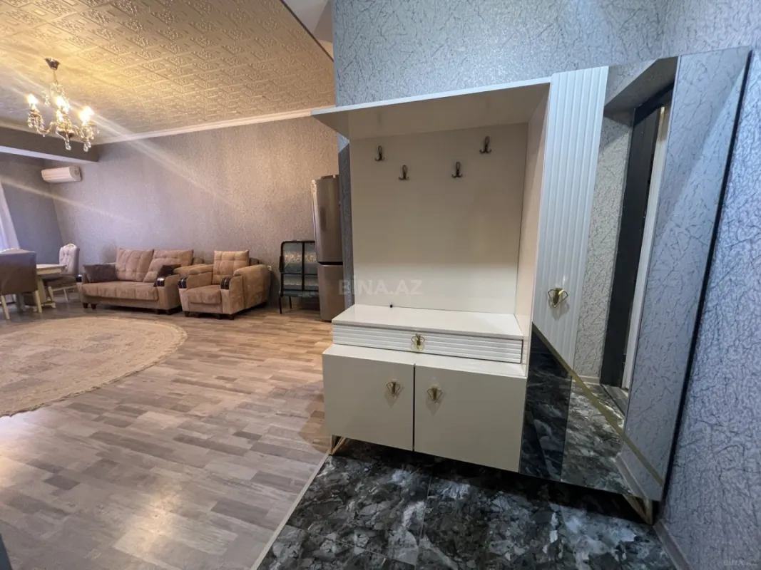 Kirayə verilir 2 otaqlı mənzil 80 m²