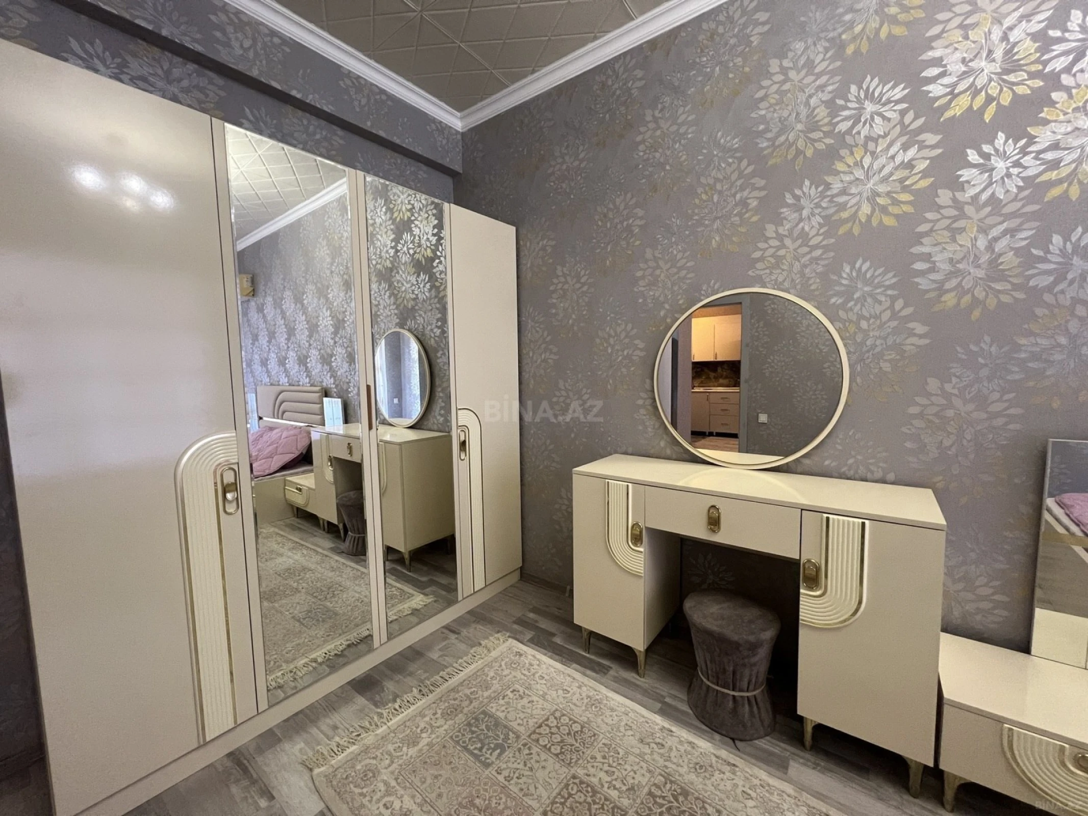 Kirayə verilir 2 otaqlı mənzil 80 m²