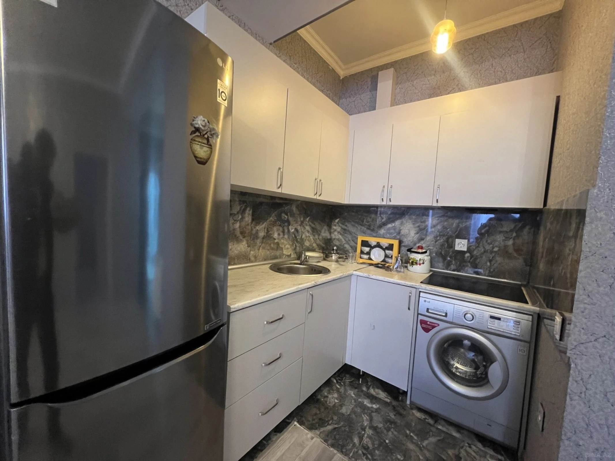 Kirayə verilir 2 otaqlı mənzil 80 m²